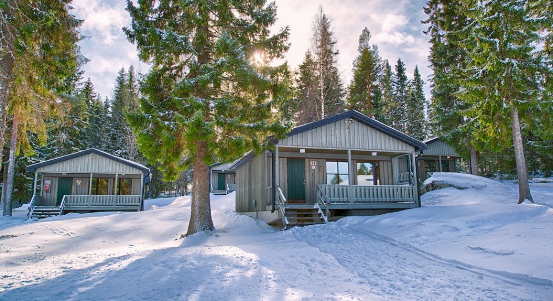 brandon-cabins-graeme-richardson-2-1100x600