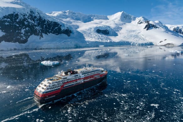 12 Day Highlights of Antarctica Expedition Cruise